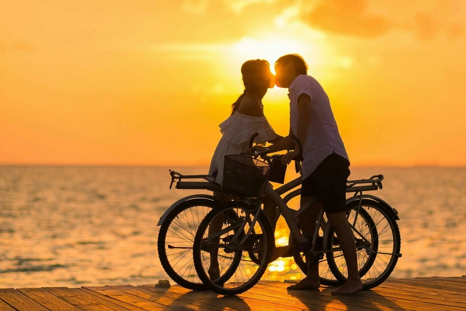 Anh rất vui nếu em đi cùng anh